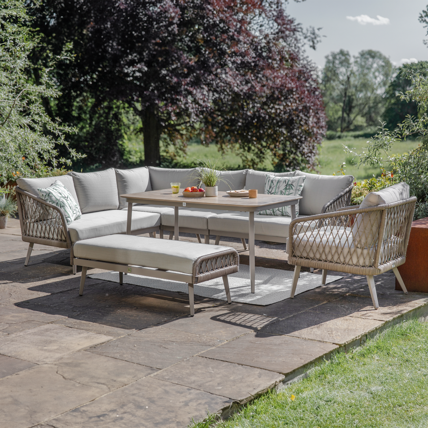 Sarasota Modular Dining Set With Lounge Chair